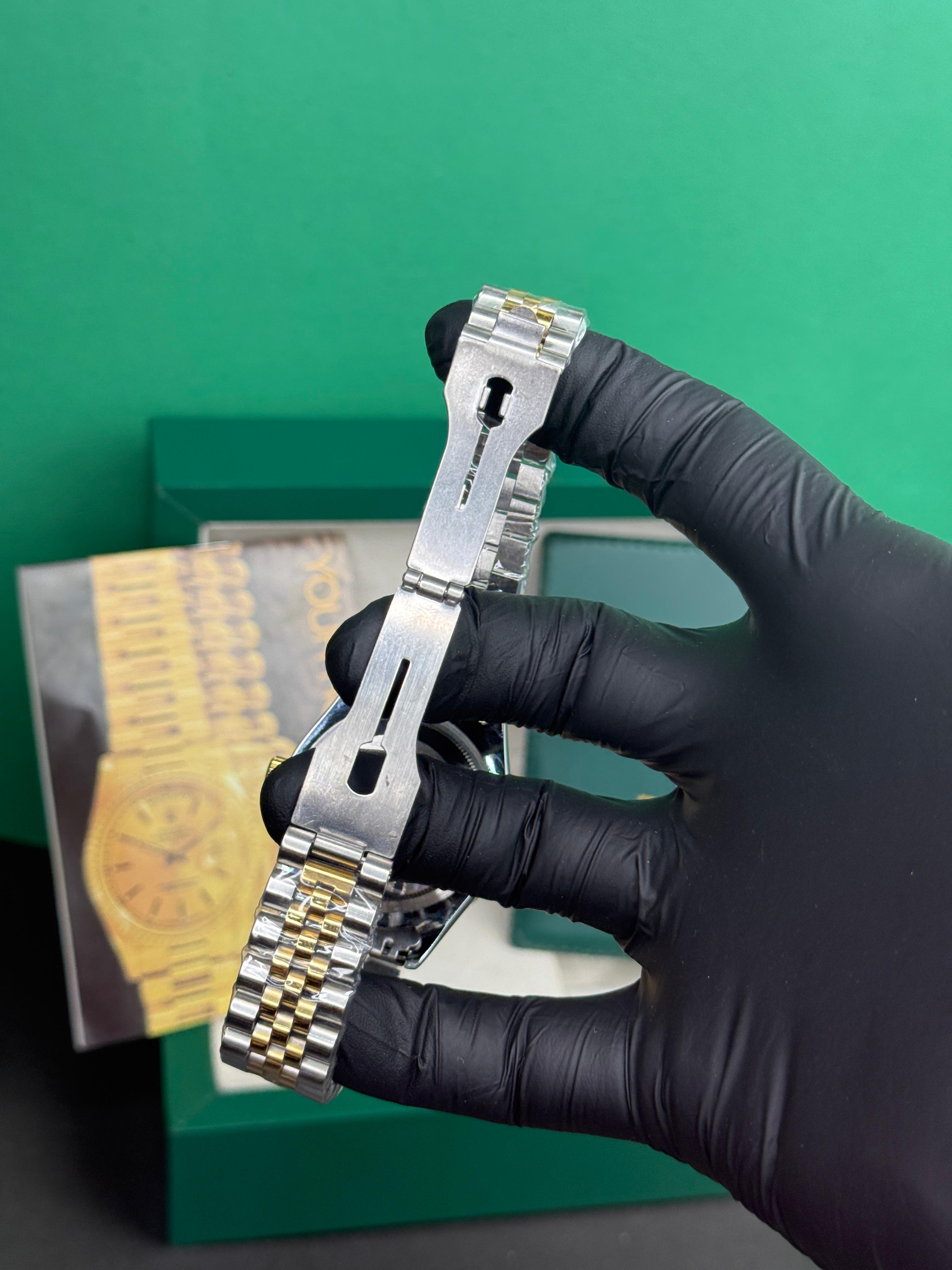 AA Stone Model | Date Adjustment | Brown DIAL