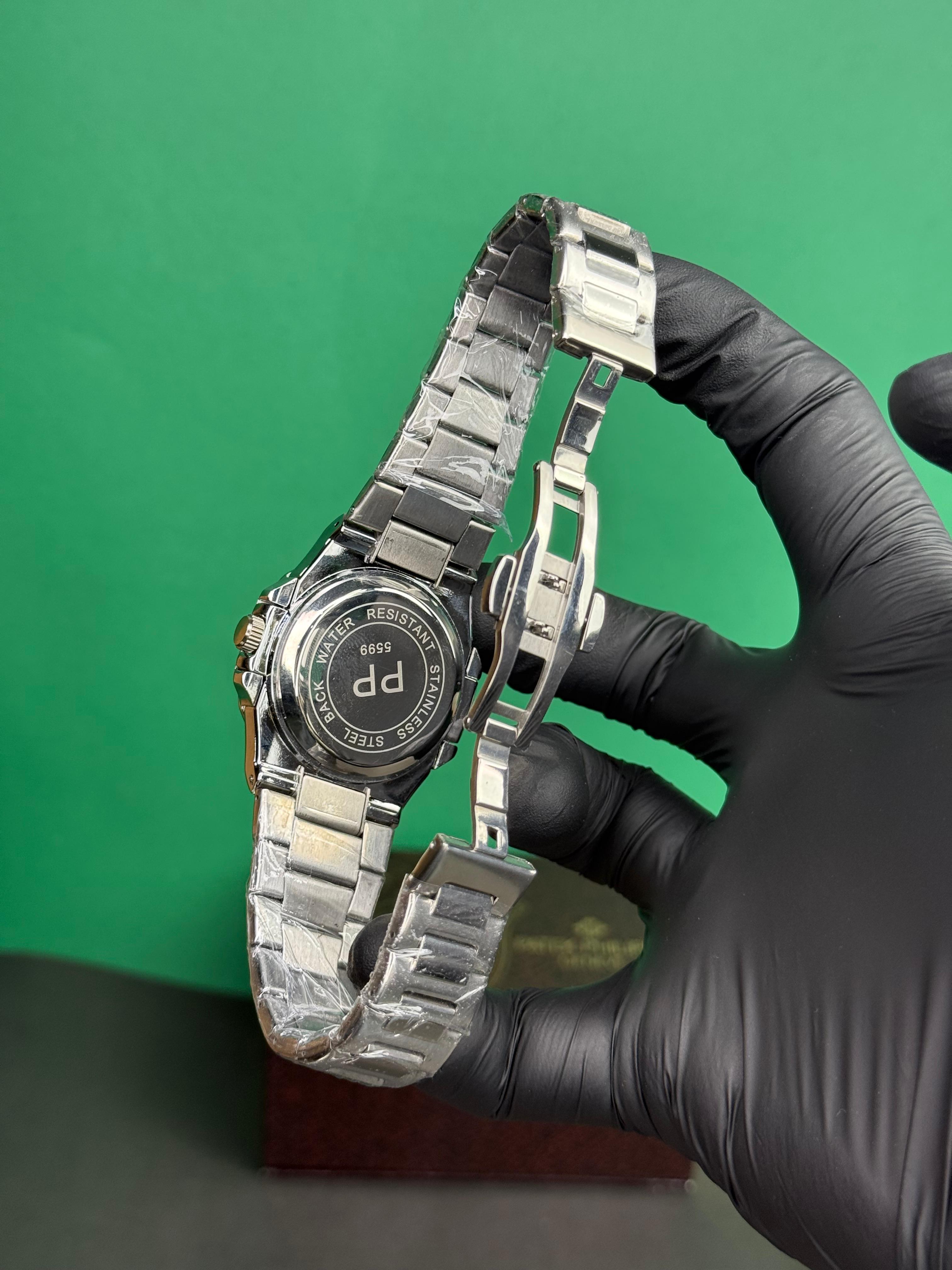 Patek Philippe | Black Dial – Classic