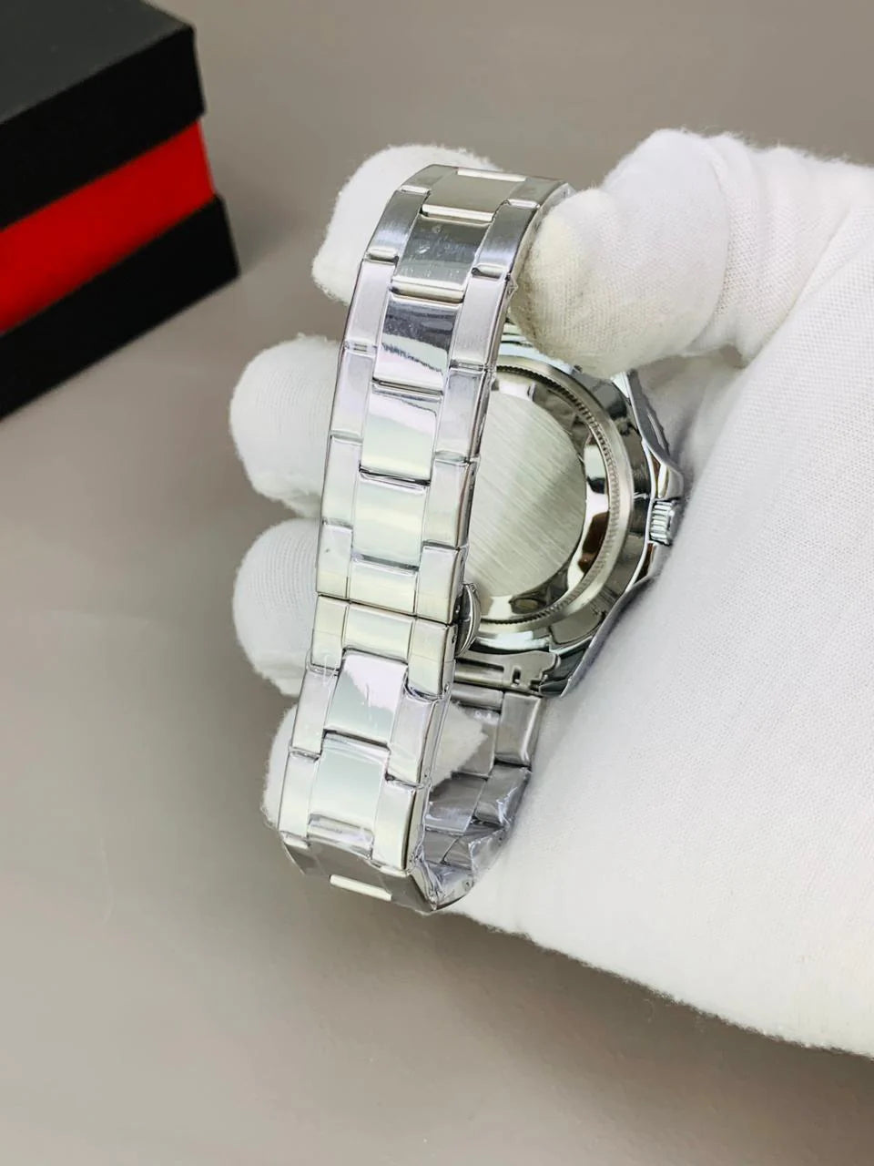 Submarine Model | Date Working | Master Lock (Silver Black)