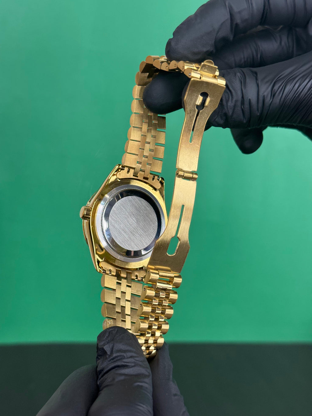 ROLEX- gold Classic Date Luxury Watch
