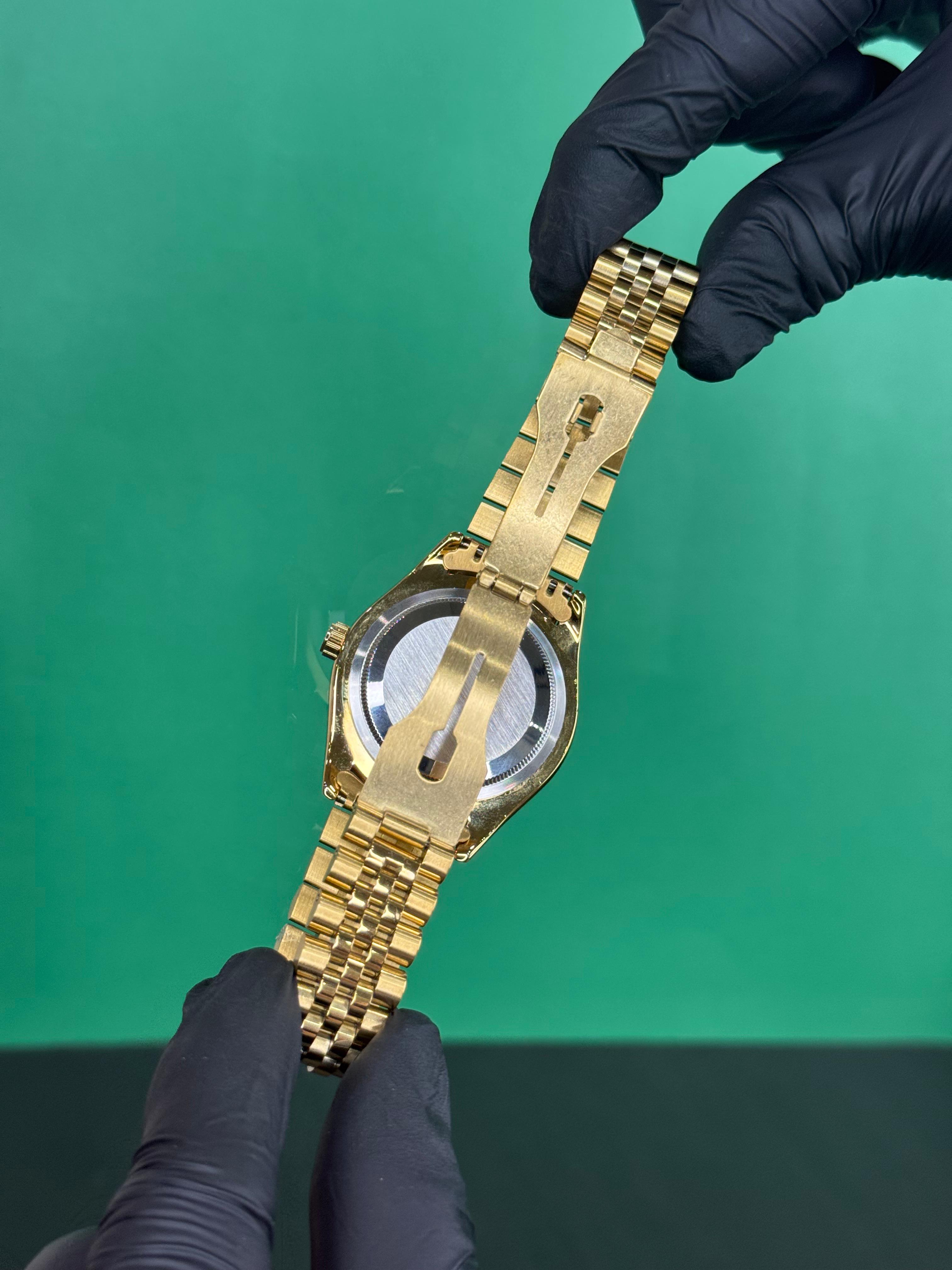 ROLEX- gold Classic Date Luxury Watch